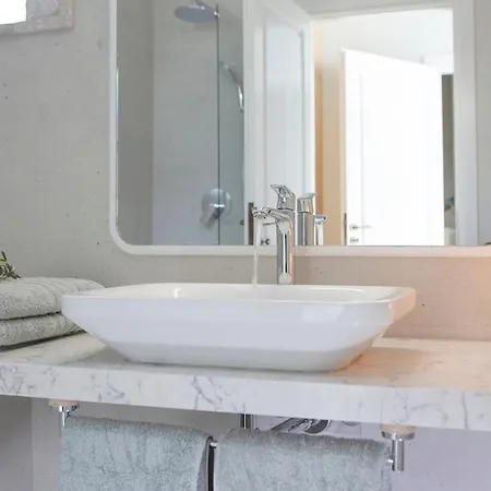 Ilaira 빌라 니드리