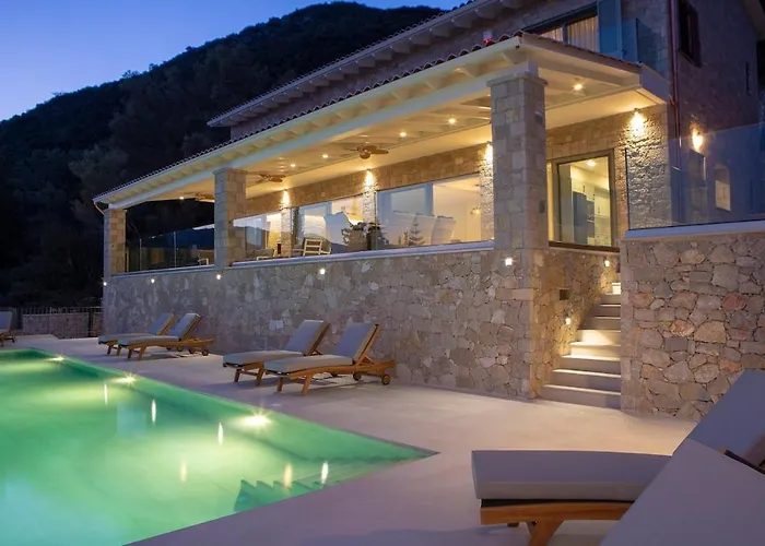 Ilaira Villa *